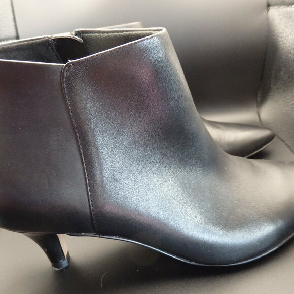 Clark’s Linvale Sea Ultimate Comfort Collection Black Ankle Heeled Boots - Picture 6 of 12